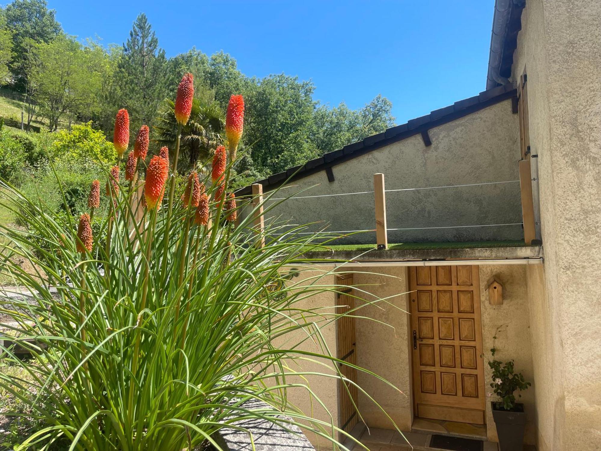 Le Petit Roquet Hotel Saint-Lazare Bagian luar foto